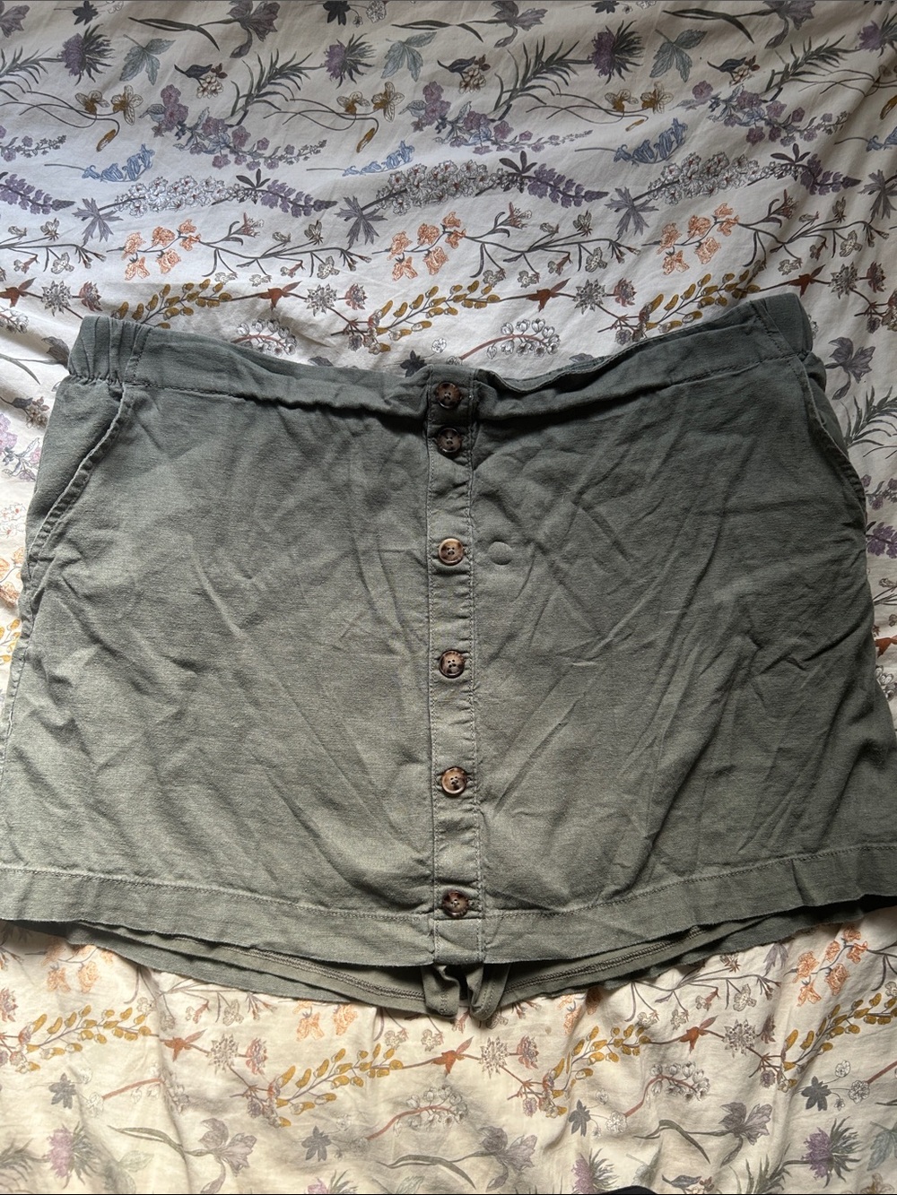 Women’s Olive Button-Front Skort
